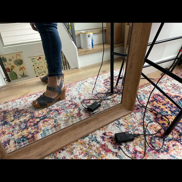 Good American Jeans - Picture 2 of 4